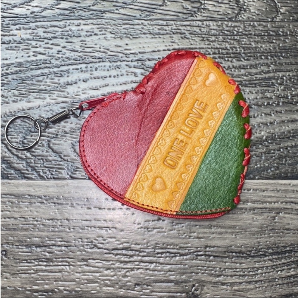 NWOT Handmade Leather Heart One Love Coin and Card Holder Pouch